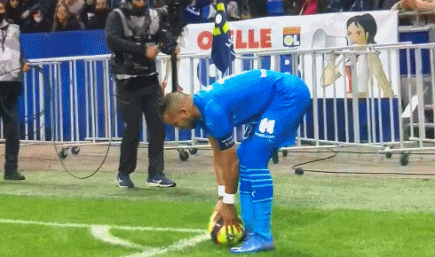 《Goal》总结了今年夏窗的最佳转会，这些球员对...（Goal盘点今夏转会窗最佳引援：这些球员改变了各自球队）