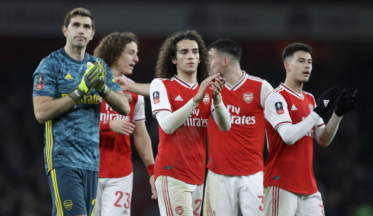 孔蒂：从赛季开始我们就一直在追赶，缺兵少将的情况太多了（孔蒂：自赛季开打一路苦追，阵容不整与人员短缺屡屡发生）