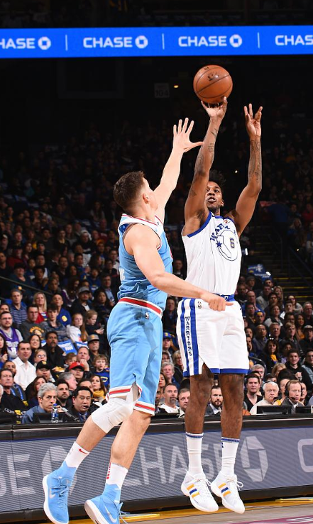 妻子晒投票支持拉菲尼亚：让我们赢回属于我们的东西（妻子发帖投票力挺拉菲尼亚：一起夺回属于我们的荣耀）