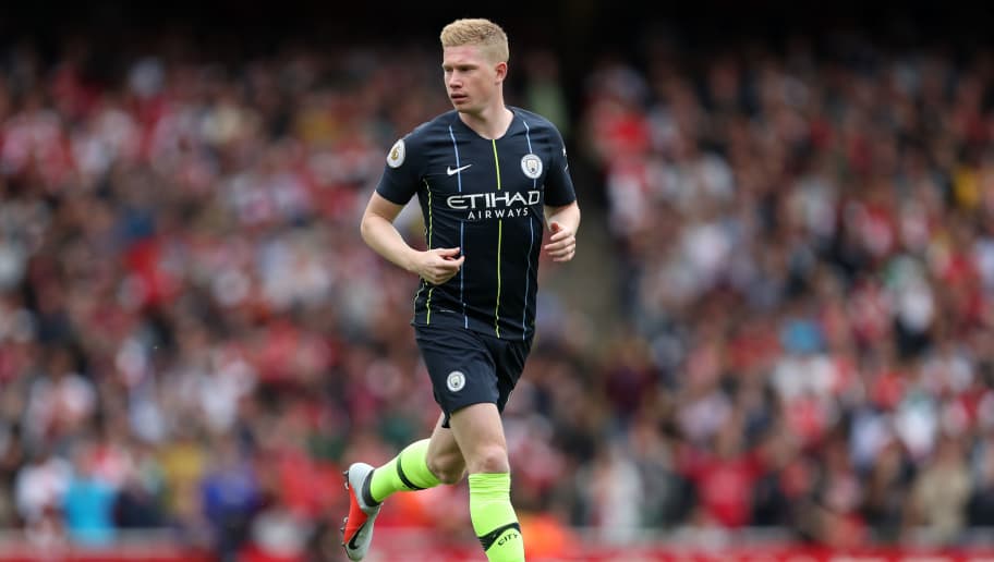 伊涅斯塔：中场球员当教练更能掌控全局，小法现在做得非常好（伊涅斯塔：中场出身执教更能把控全局，小法目前表现出色）