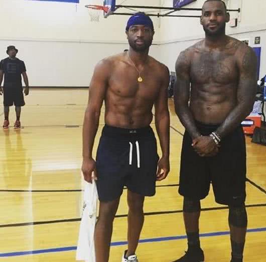 本菲卡2-0那不勒斯，里奥斯传射，巴雷罗破门（本菲卡2比0击败那不勒斯：里奥斯传射立功，巴雷罗建功）