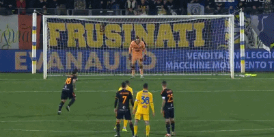 全市场：意甲多家俱乐部有意齐尔克泽，曼联尚未批准其离队（全市场：意甲多队追逐齐尔克泽，曼联暂未同意放行）