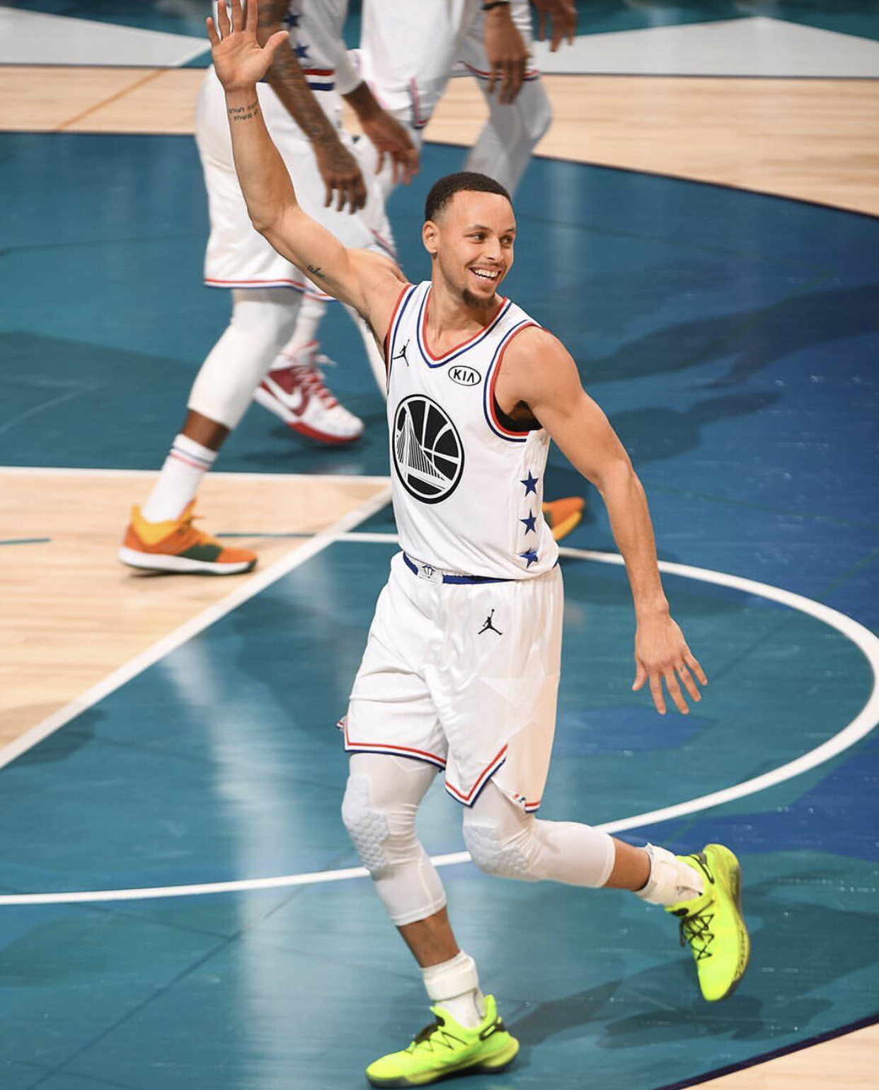 博主：国安队将休假两天，之后备战与麦克阿瑟的比赛（博主称国安放假两日，随后备战对阵麦克阿瑟）