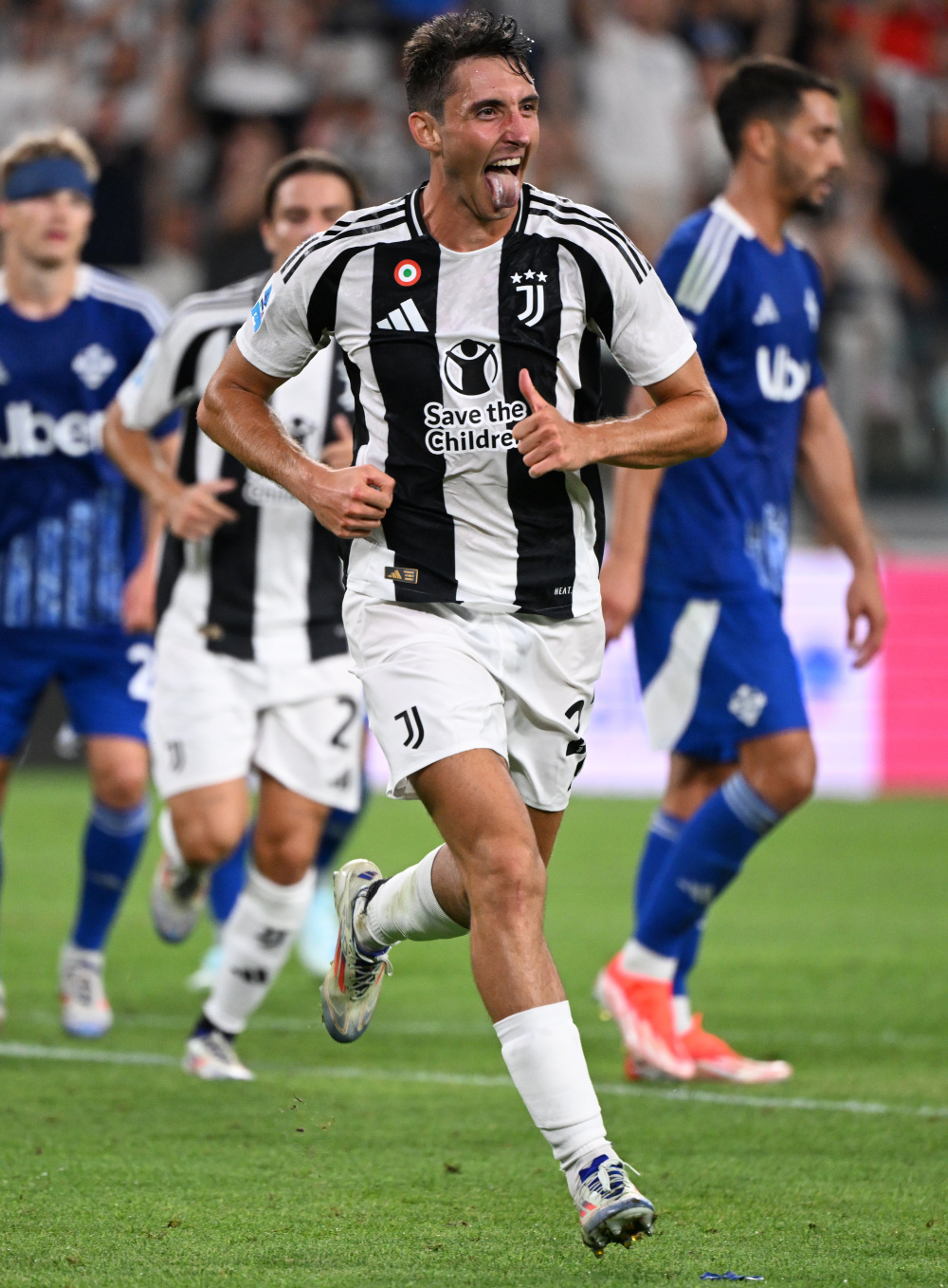 比利亚：西班牙前国脚奎尼是西班牙足球历史上最伟大的射手（比利亚盛赞奎尼：西班牙足球史上最伟大射手）