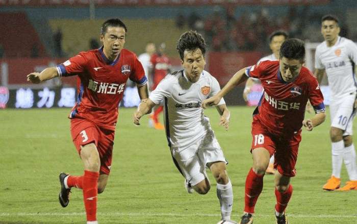 QPR球员谢尔因保护母亲用石头砸伤一男子，事后公开致歉